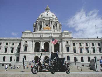 Minnesota State Capitol with new vehicle